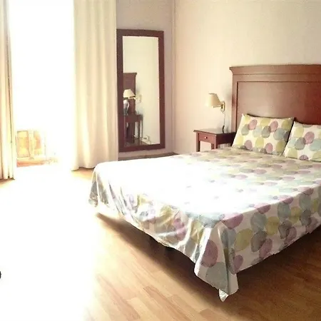 Macalle Nocleg ze śniadaniem 4*
