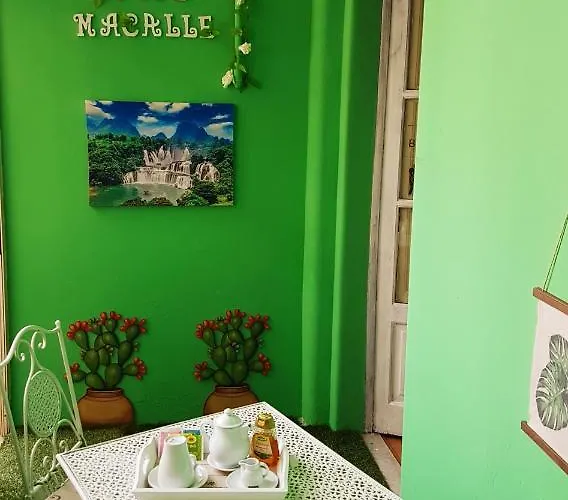 Macalle Κατάνια